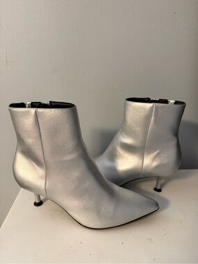 Rachel Zoe Silver Booties Size 7